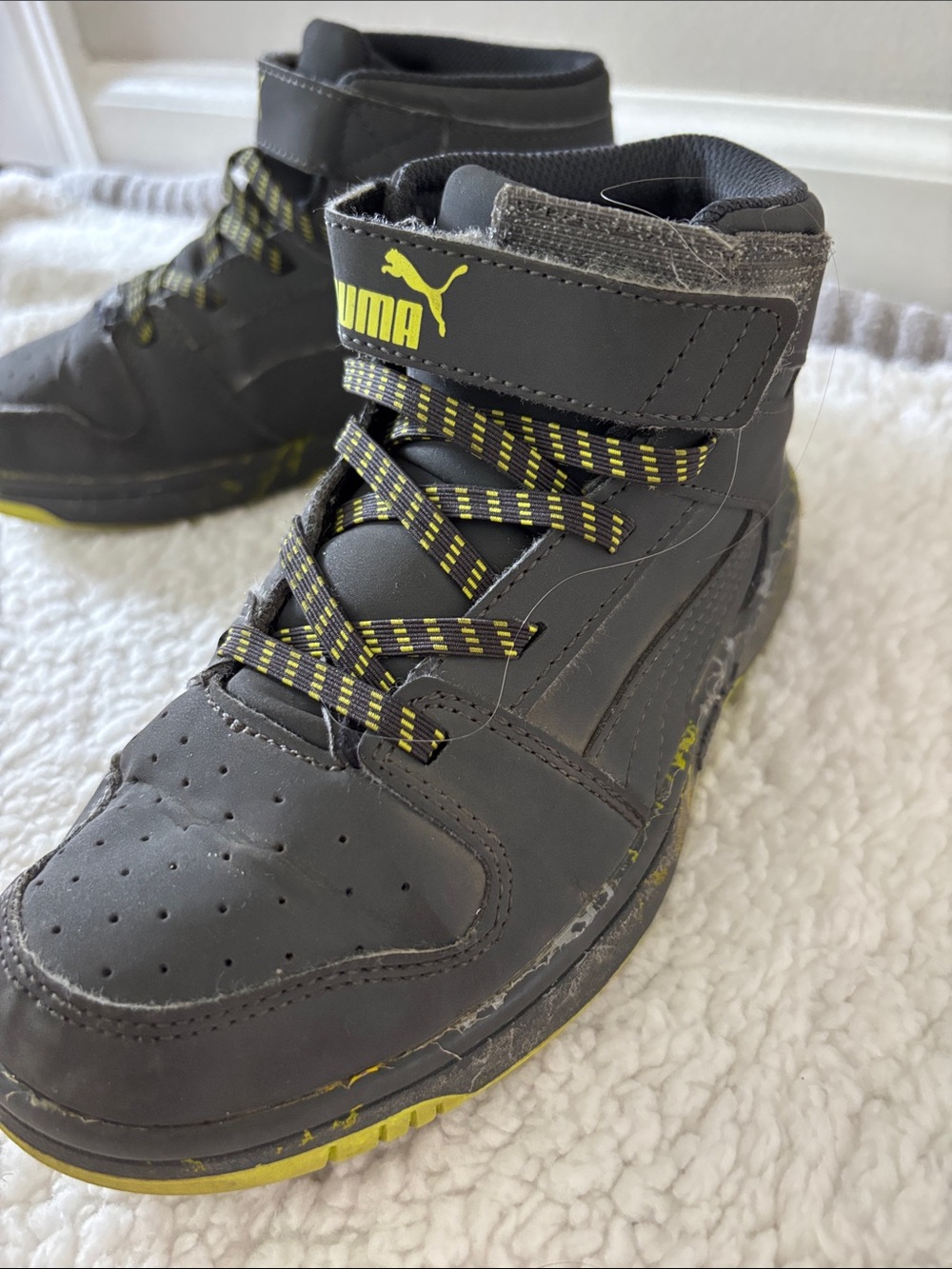 Puma Kids Gray High-Top Sneakers with Yellow Accents - Picture 2 of 2